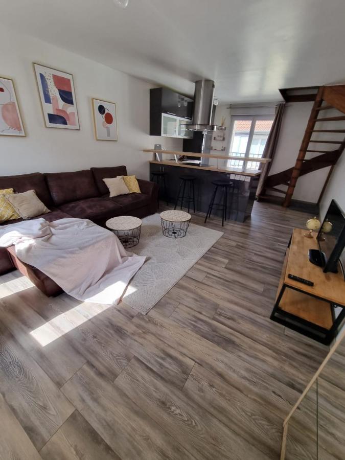 Duplex 40M2 Cocooning Coeur De Ville Avec Parking Neauphle-le-Château Exterior foto